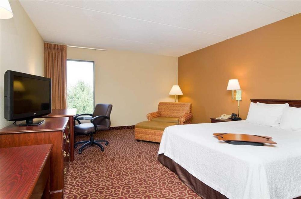 Hampton Inn Wooster Phòng bức ảnh