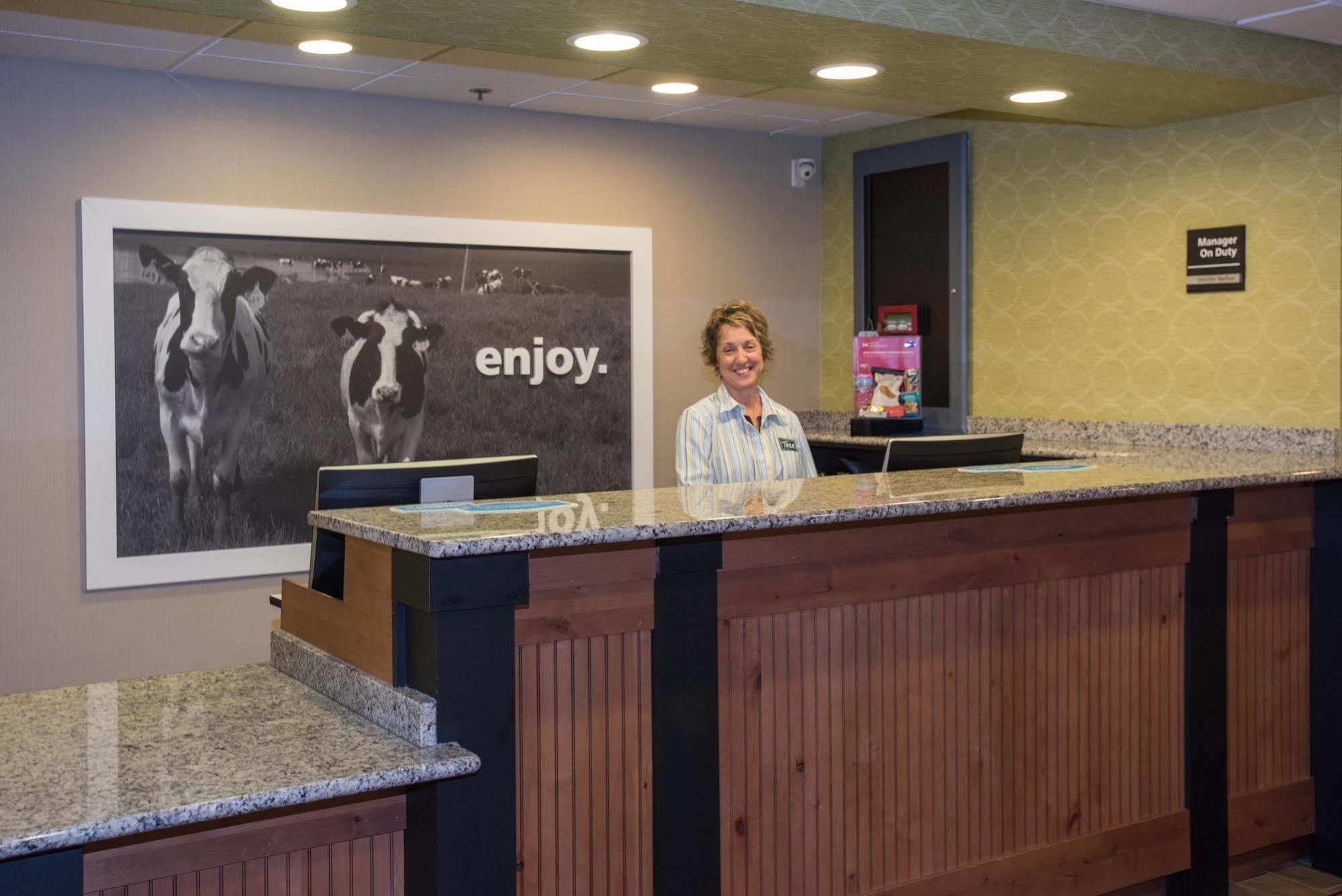 Hampton Inn Wooster Ngoại thất bức ảnh